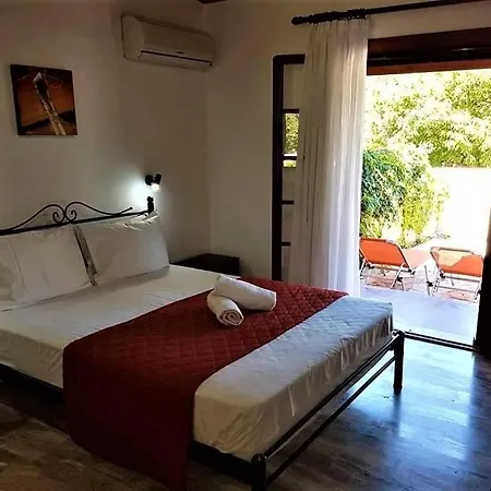 Amalia Cottages Agios Gordios  Buitenkant foto